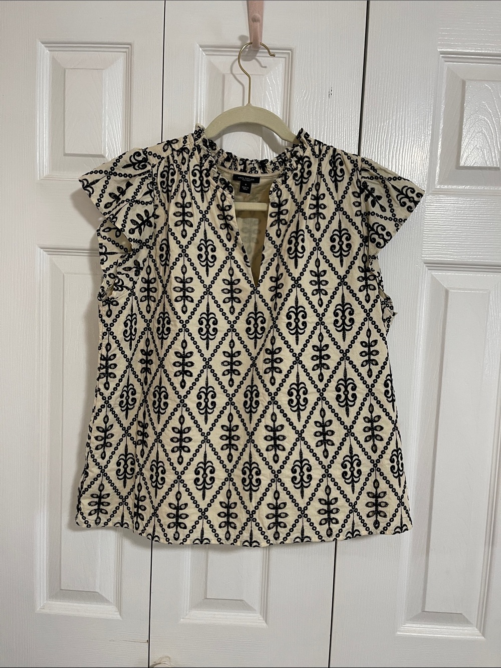 Ann Taylor Factory Black & Cream Patterned Cap-Sleeve Women's Top